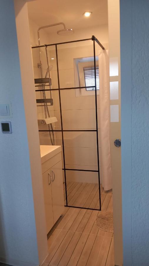 Family Apartments Svob With Pool Novi Vinodolski Zewnętrze zdjęcie