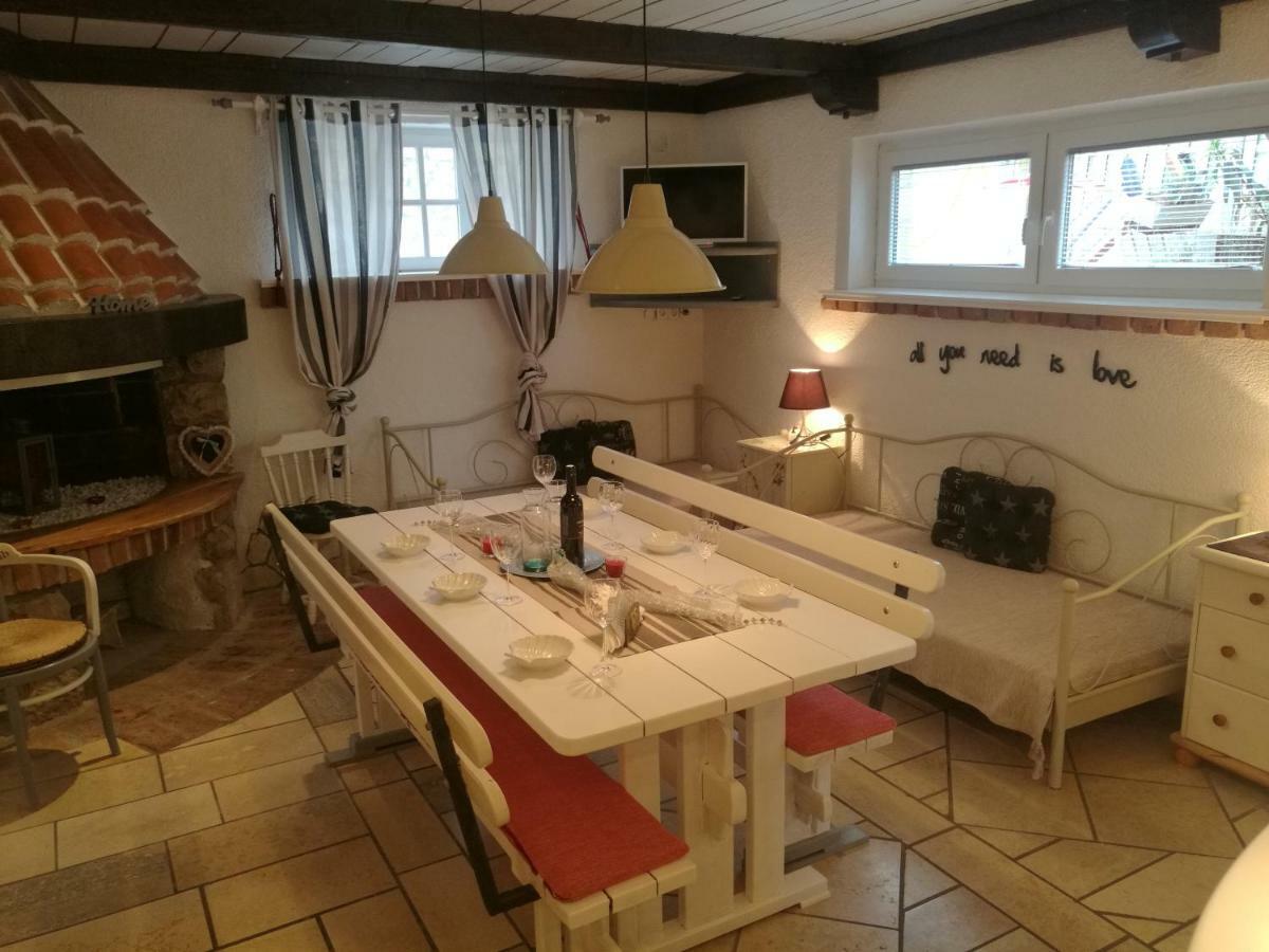 Family Apartments Svob With Pool Novi Vinodolski Zewnętrze zdjęcie